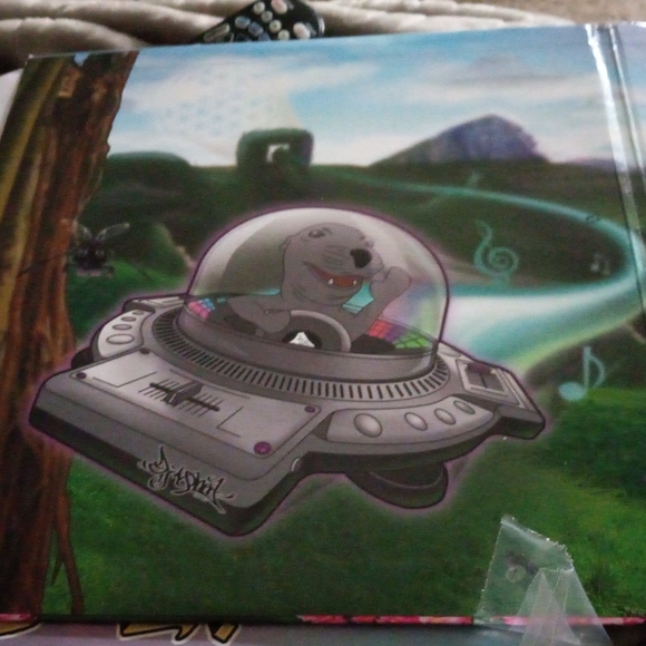 DJ QBERT SUPERSEAL IN THE FOURTH DIMENSION,  GLOW IN THE DARK & BLACK VINYL. - Picture 5 of 8